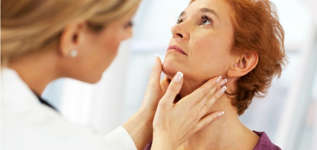 Signs of Overactive Thyroid: Symptoms & Holistic Treatment